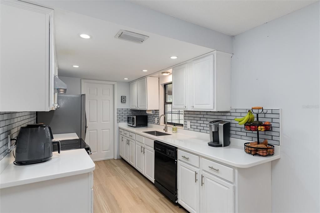 For Sale: $319,744 (3 beds, 2 baths, 1516 Square Feet)