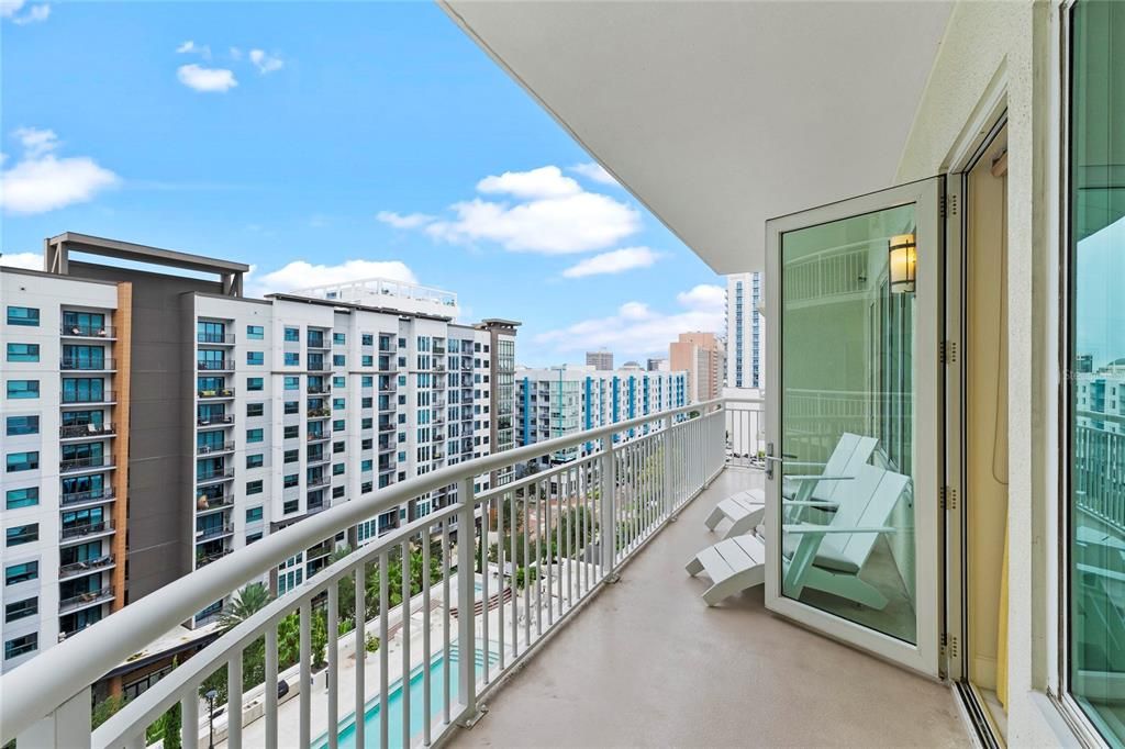 For Sale: $499,000 (1 beds, 2 baths, 1400 Square Feet)