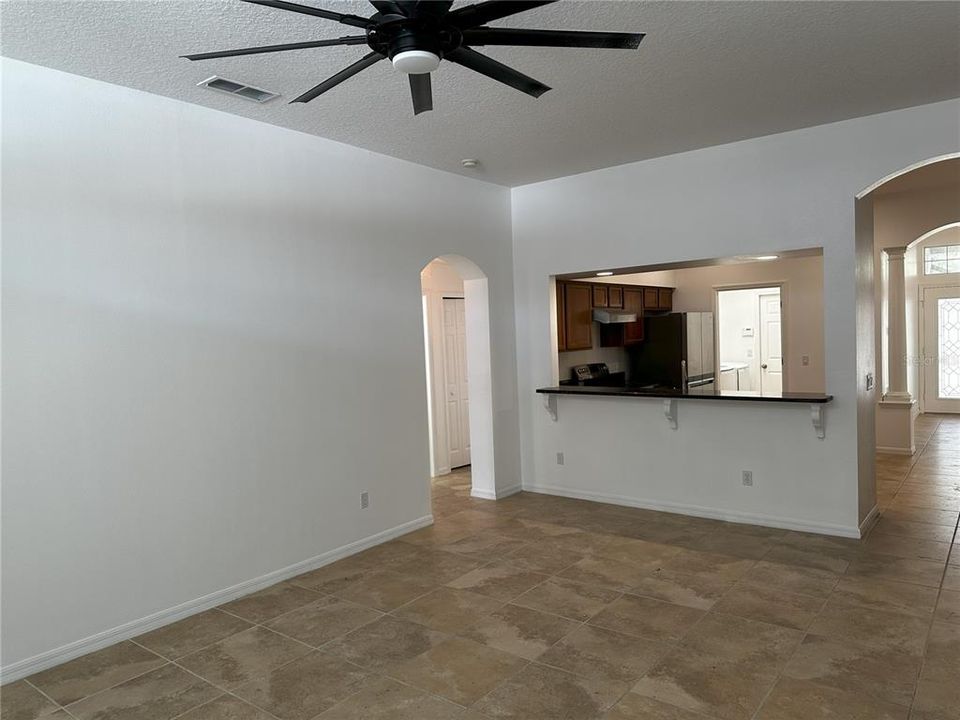 For Rent: $1,995 (3 beds, 2 baths, 1800 Square Feet)