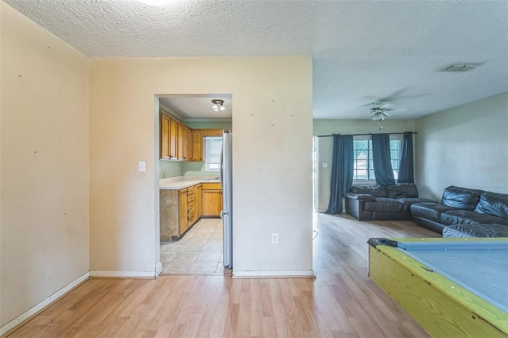 For Sale: $189,990 (3 beds, 2 baths, 1008 Square Feet)