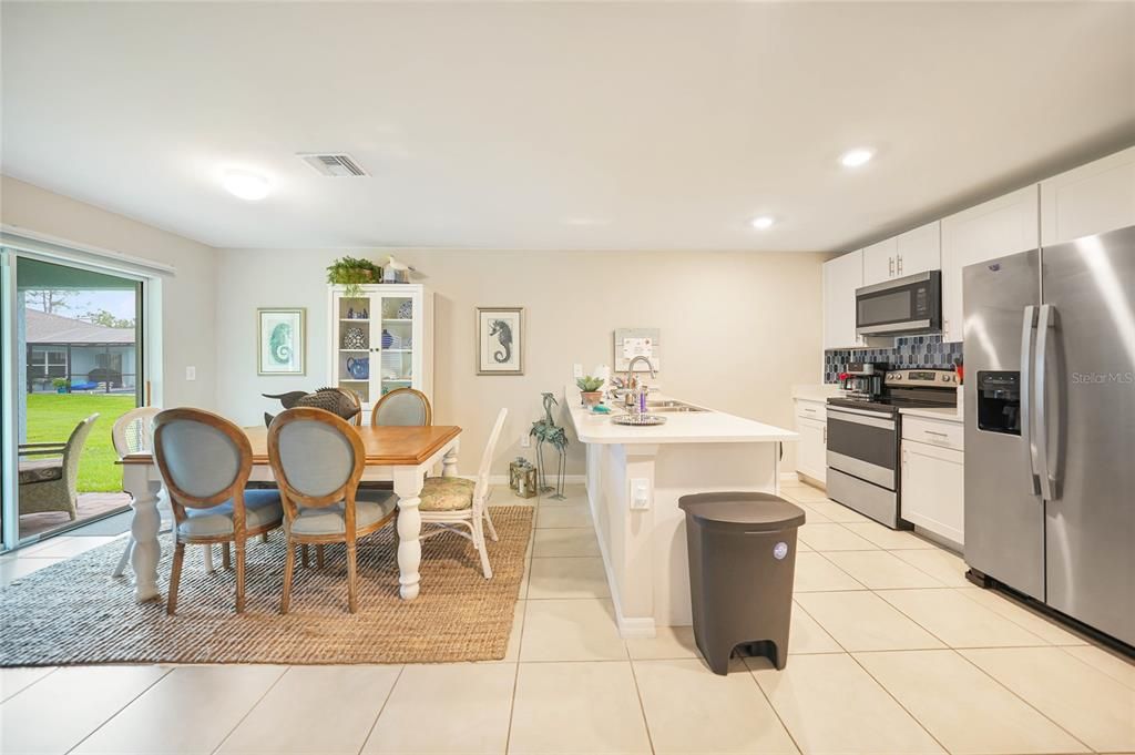 For Sale: $300,000 (4 beds, 2 baths, 1499 Square Feet)