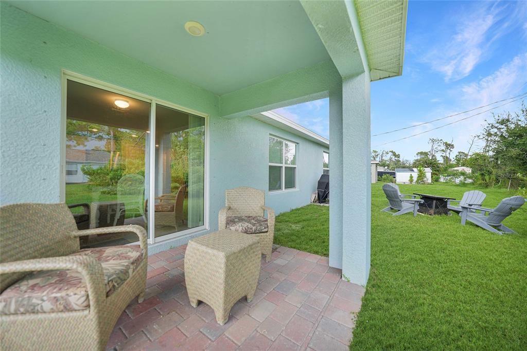 For Sale: $300,000 (4 beds, 2 baths, 1499 Square Feet)