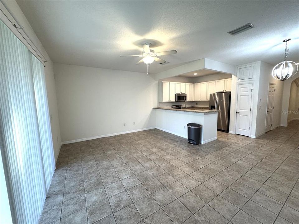 For Rent: $2,300 (3 beds, 2 baths, 1500 Square Feet)