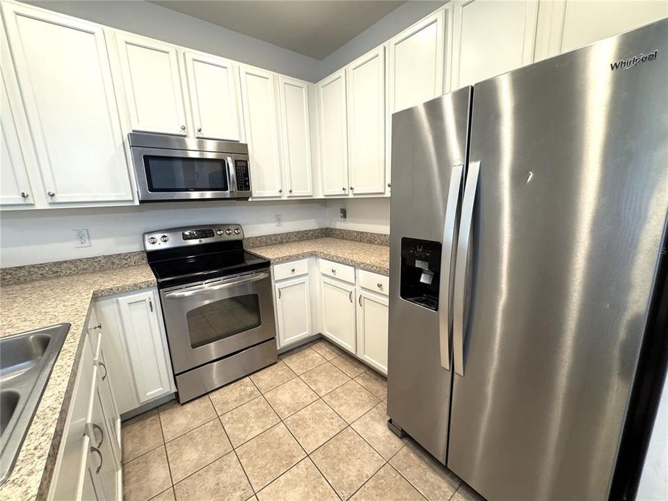 For Rent: $2,300 (3 beds, 2 baths, 1500 Square Feet)