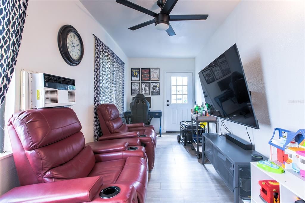 For Sale: $300,000 (3 beds, 2 baths, 1317 Square Feet)