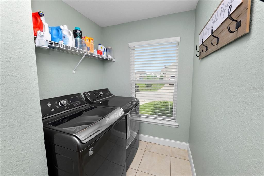 For Sale: $398,500 (3 beds, 2 baths, 1824 Square Feet)