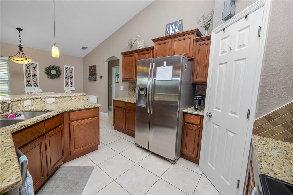 For Sale: $398,500 (3 beds, 2 baths, 1824 Square Feet)