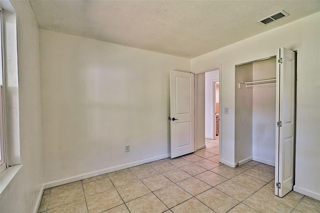 For Sale: $204,900 (3 beds, 1 baths, 1214 Square Feet)