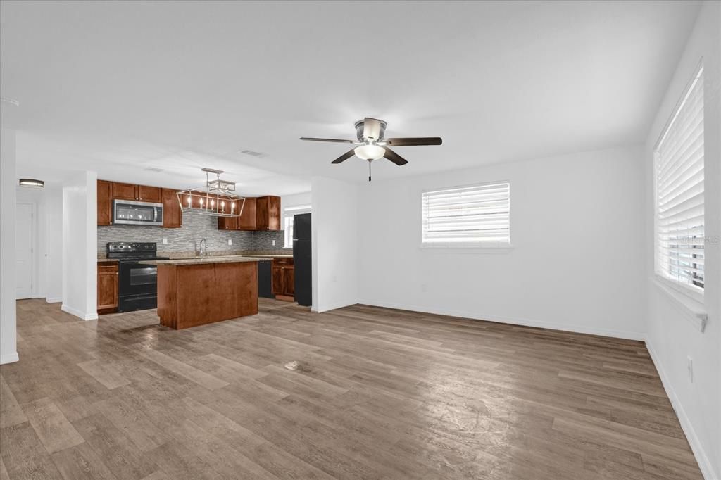 For Sale: $239,900 (3 beds, 2 baths, 1126 Square Feet)