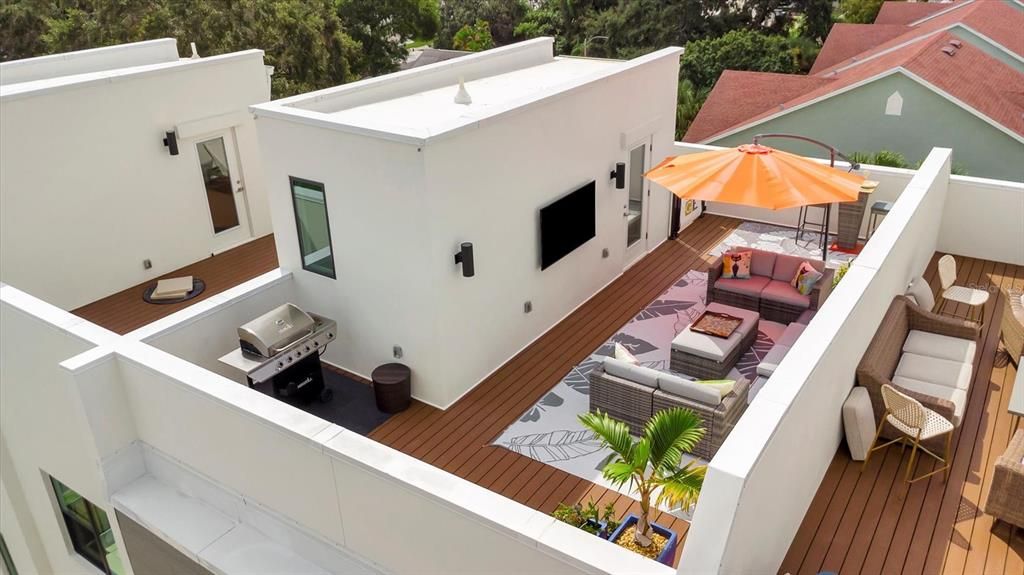 En Venta: $900,000 (3 camas, 3 baños, 2015 Pies cuadrados)