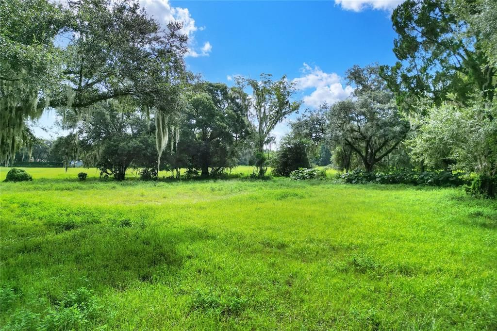 En Venta: $1,100,000 (9.12 acres)