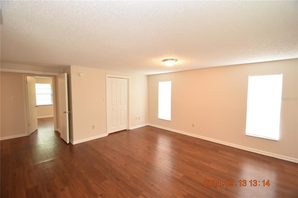 For Rent: $2,595 (4 beds, 2 baths, 2670 Square Feet)