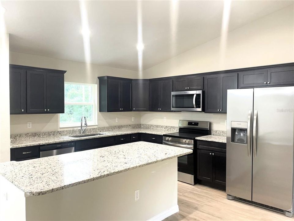 For Sale: $359,900 (3 beds, 2 baths, 1558 Square Feet)