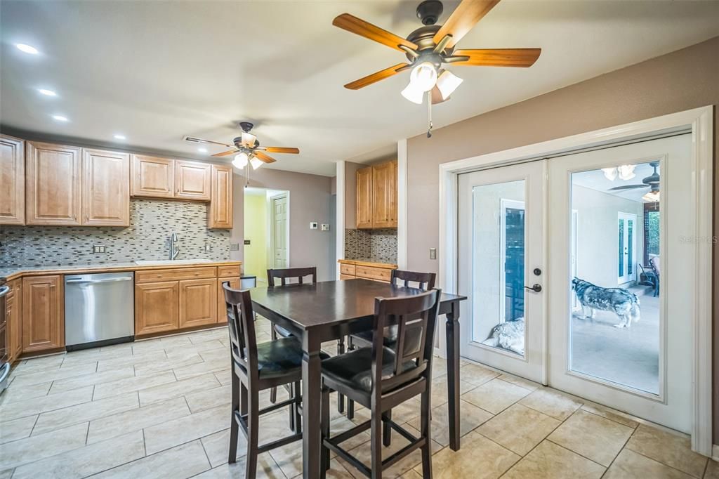 3535 Southcrest Blvd, Lakeland, FL  - 33812 - Kitchen