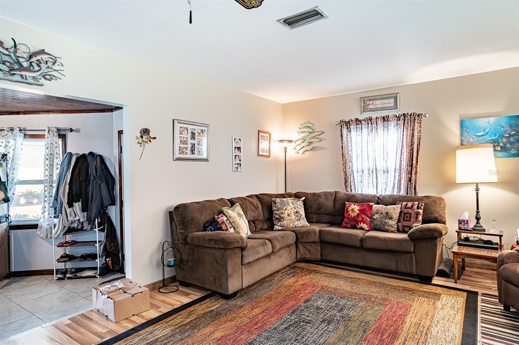 For Sale: $275,000 (3 beds, 2 baths, 2023 Square Feet)