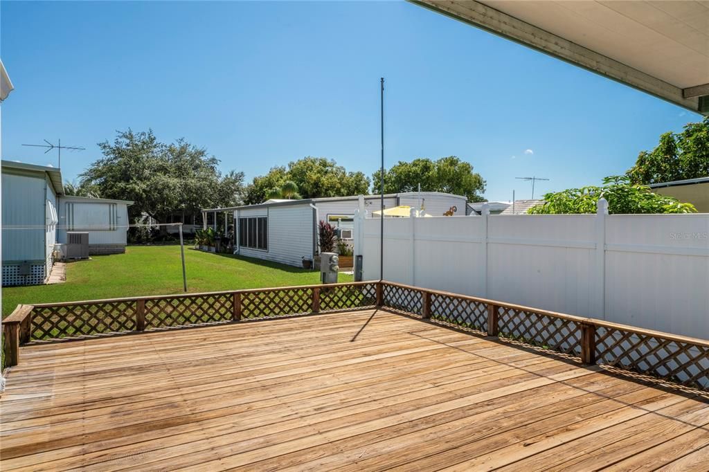 Large Deck for Entertaining