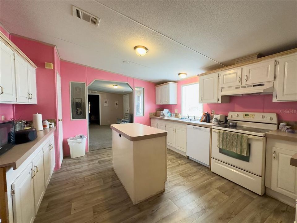 For Sale: $175,000 (3 beds, 2 baths, 1786 Square Feet)