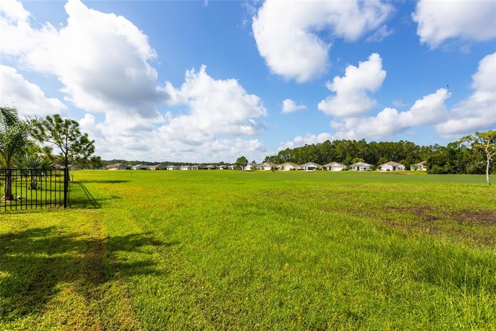 For Sale: $305,000 (3 beds, 2 baths, 1711 Square Feet)