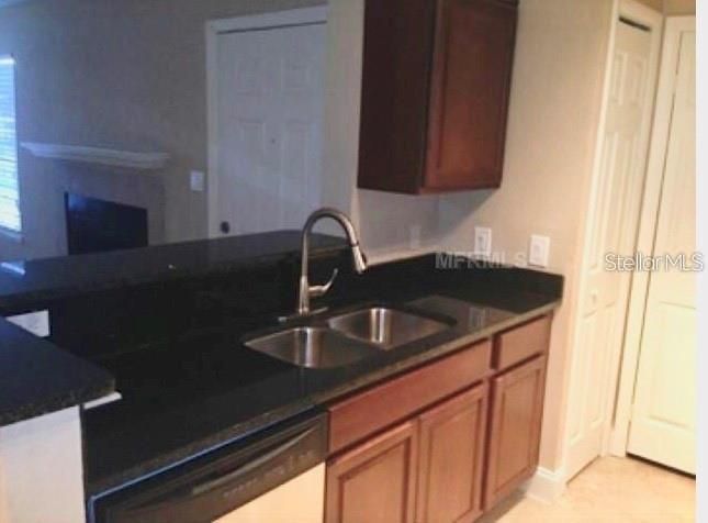 For Rent: $1,500 (2 beds, 1 baths, 810 Square Feet)