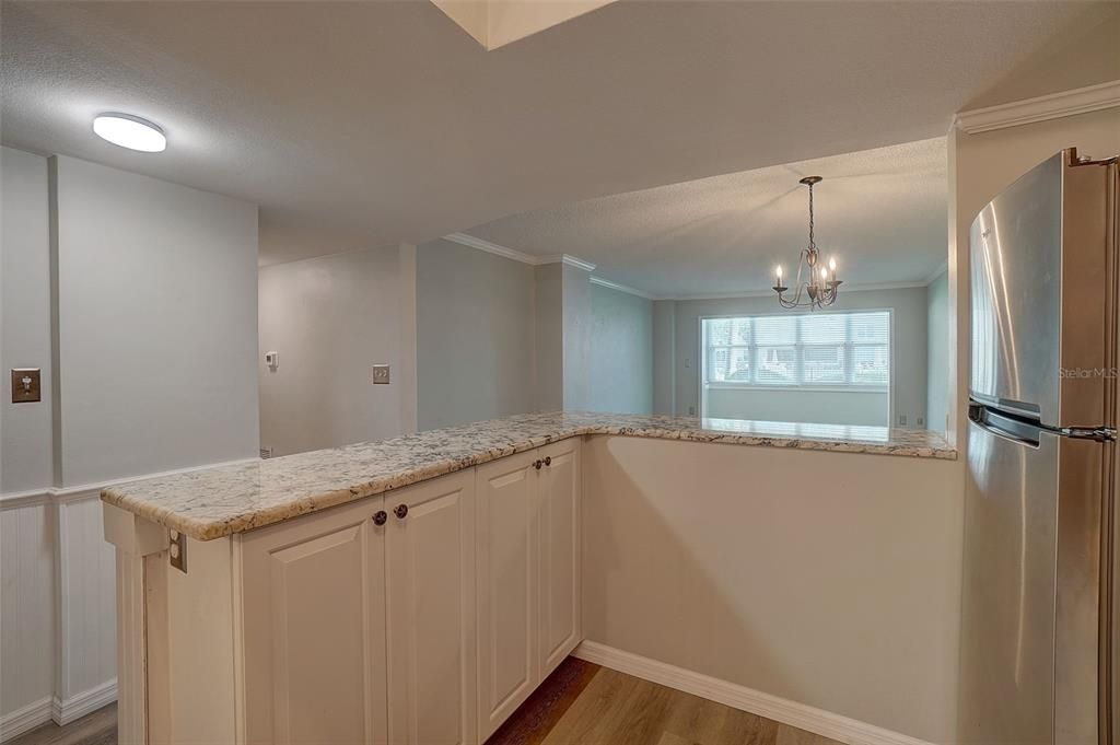 For Sale: $295,000 (1 beds, 1 baths, 840 Square Feet)