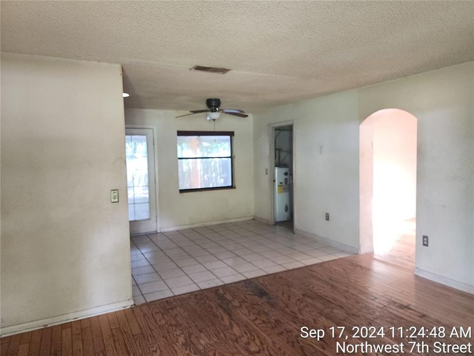 For Sale: $176,800 (3 beds, 1 baths, 1260 Square Feet)