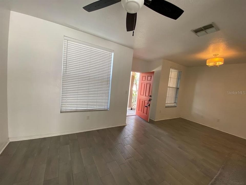 For Rent: $1,850 (2 beds, 2 baths, 1398 Square Feet)