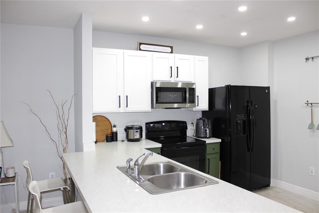 For Sale: $274,000 (3 beds, 2 baths, 1478 Square Feet)