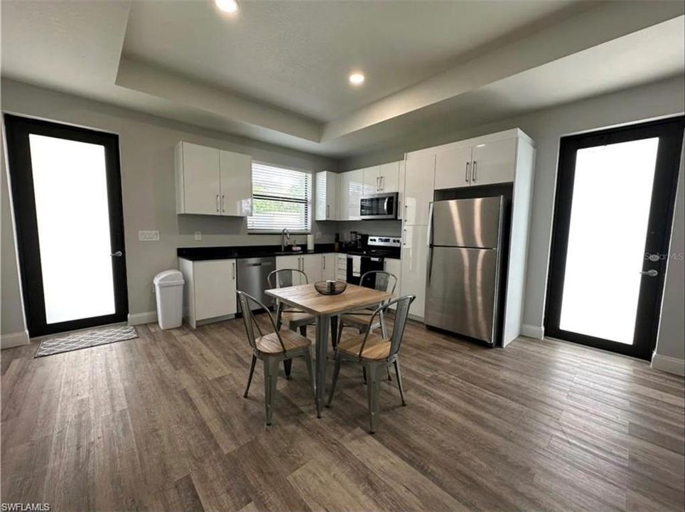 For Sale: $279,900 (2 beds, 2 baths, 1050 Square Feet)