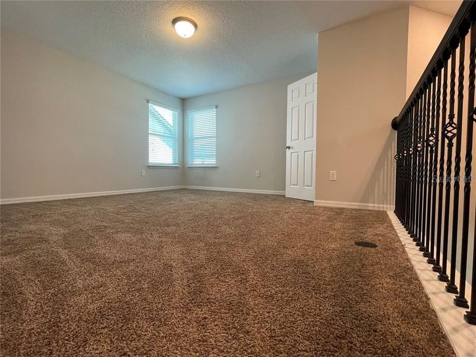 For Rent: $3,150 (4 beds, 2 baths, 2419 Square Feet)