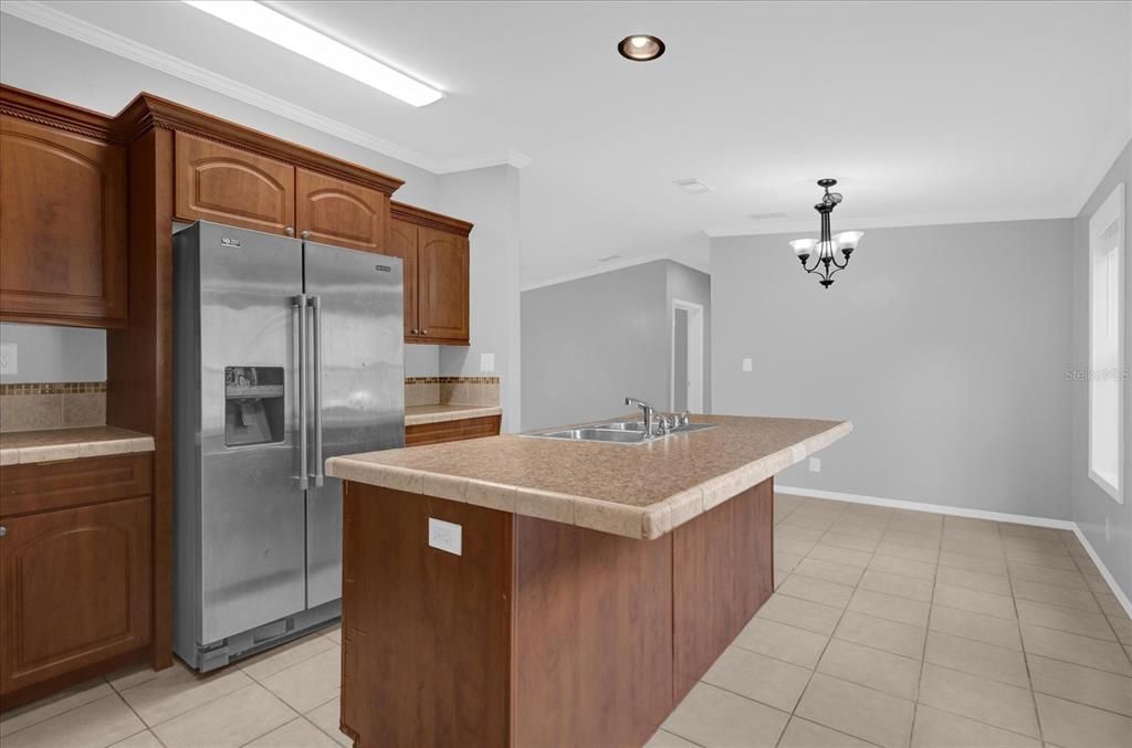 kitchen/dining area