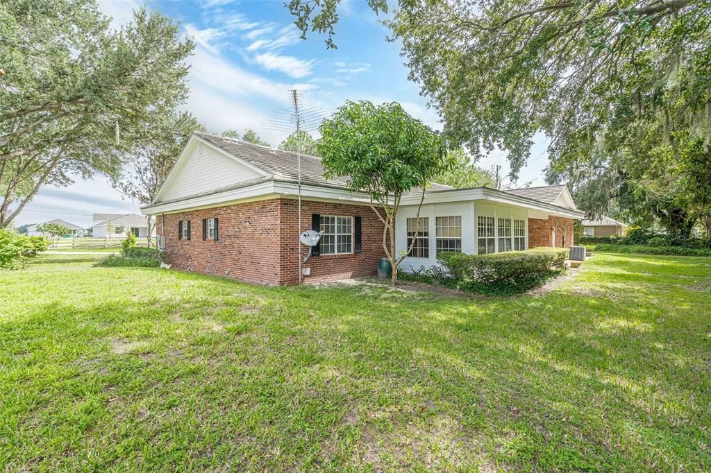 For Sale: $795,000 (3 beds, 3 baths, 3692 Square Feet)