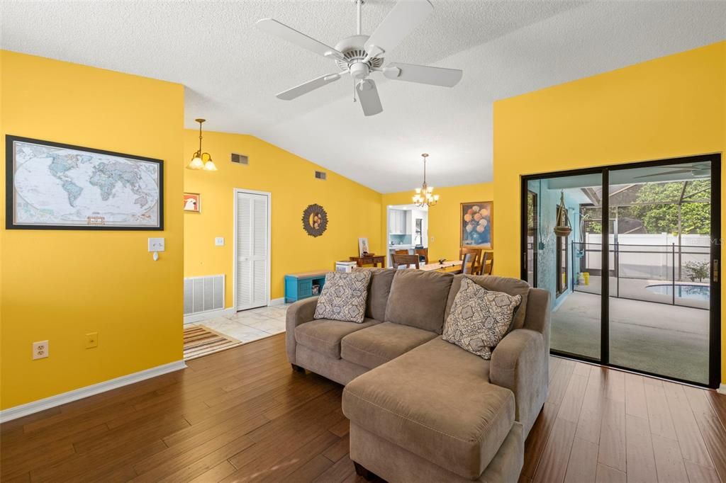 Living room - Bamboo floors