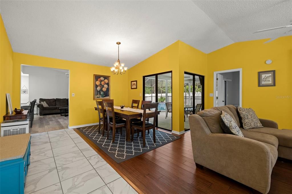 Dining room & Foyer