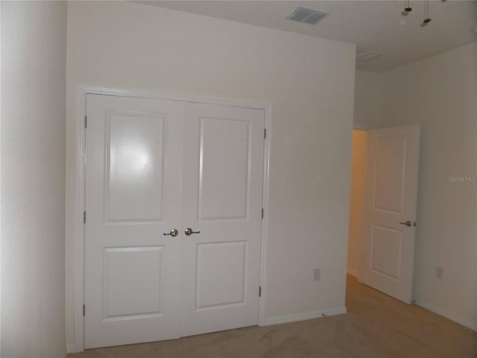 For Rent: $2,147 (3 beds, 2 baths, 1884 Square Feet)