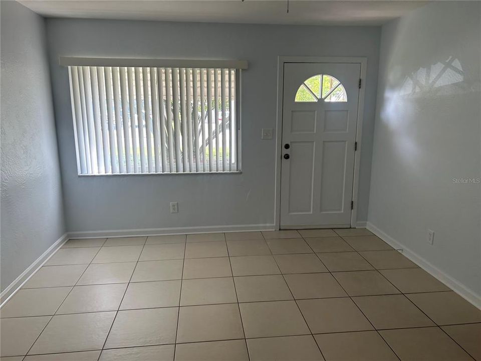 For Sale: $349,000 (2 beds, 1 baths, 792 Square Feet)