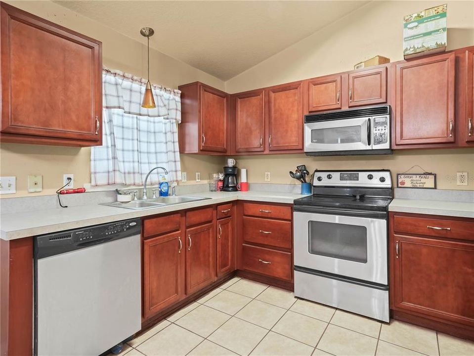 Active With Contract: $299,900 (3 beds, 2 baths, 1358 Square Feet)