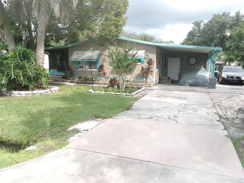 For Sale: $119,900 (2 beds, 2 baths, 960 Square Feet)