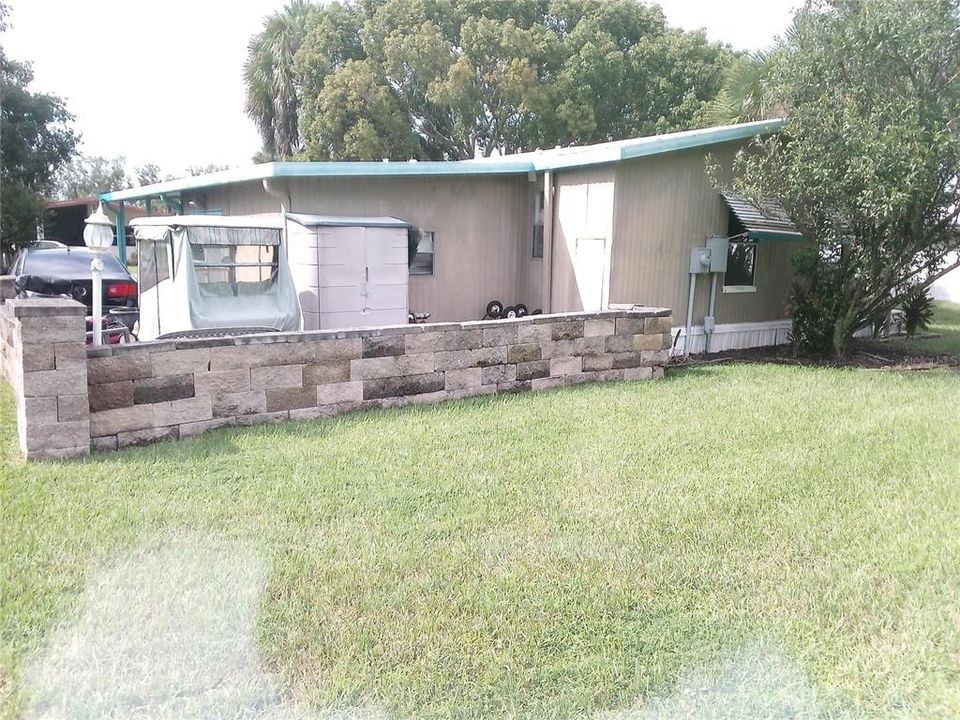 For Sale: $119,900 (2 beds, 2 baths, 960 Square Feet)