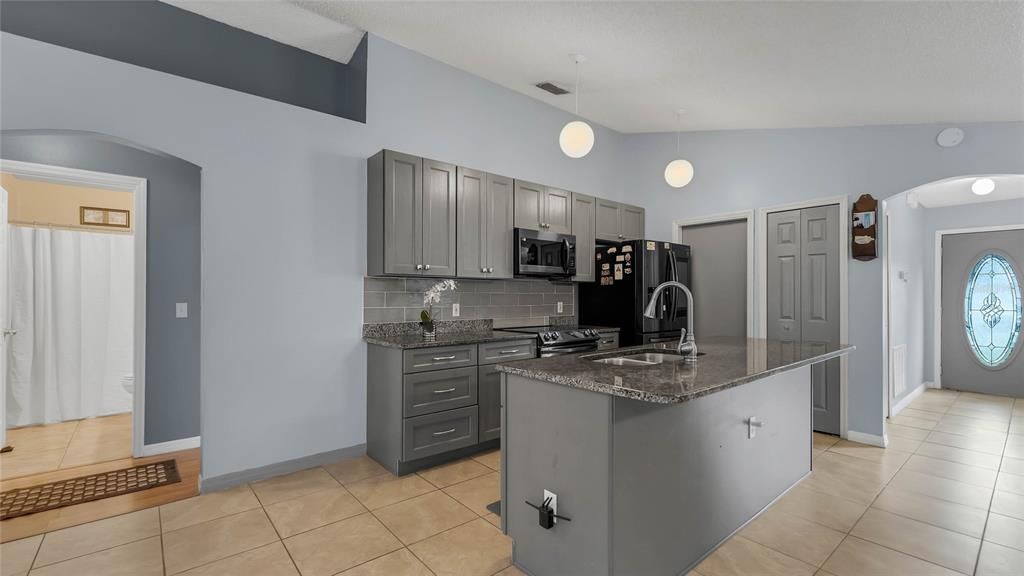 For Sale: $365,000 (3 beds, 2 baths, 1440 Square Feet)