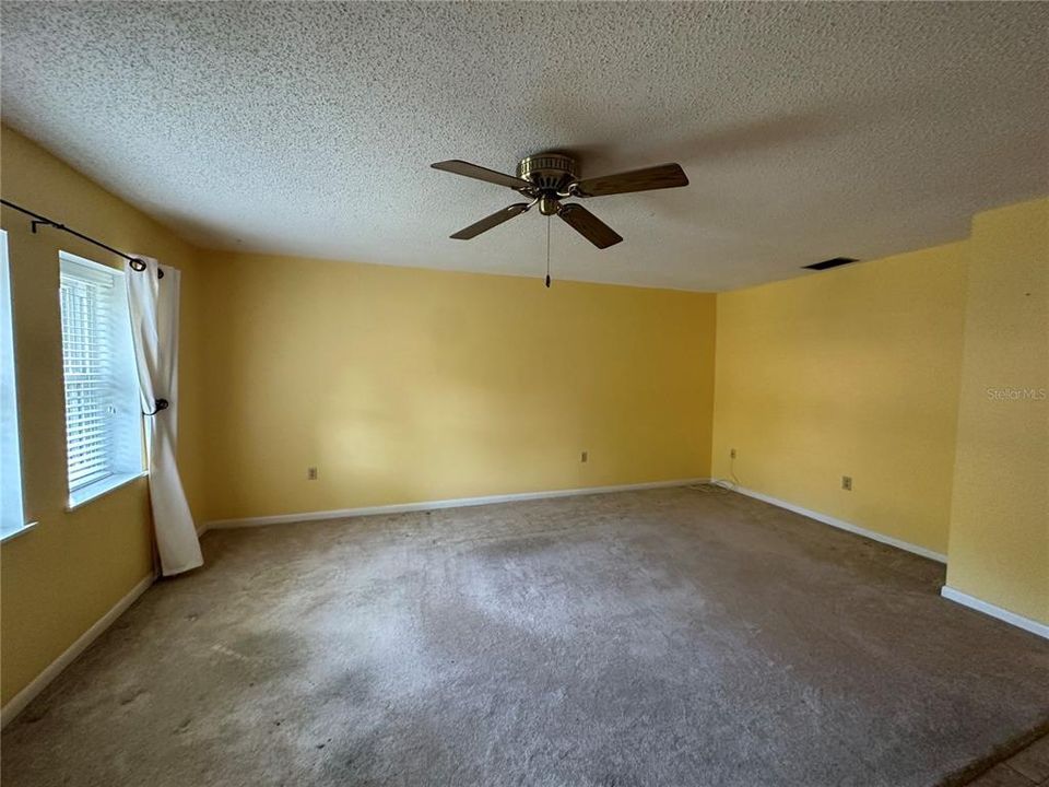 For Sale: $214,900 (2 beds, 2 baths, 1624 Square Feet)