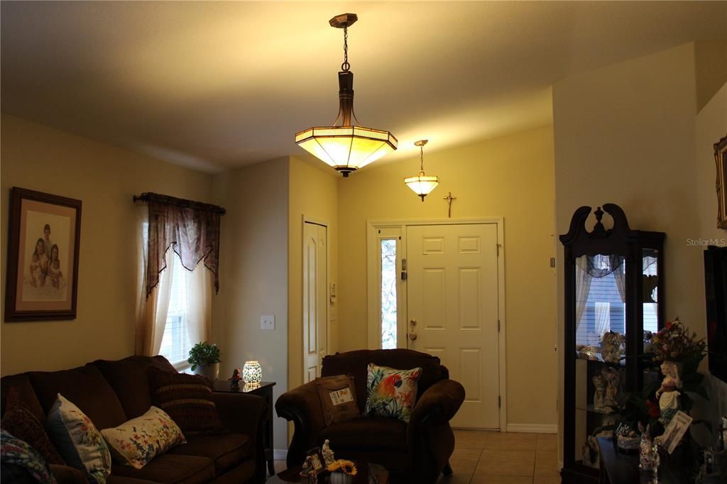 For Sale: $369,900 (3 beds, 2 baths, 1340 Square Feet)