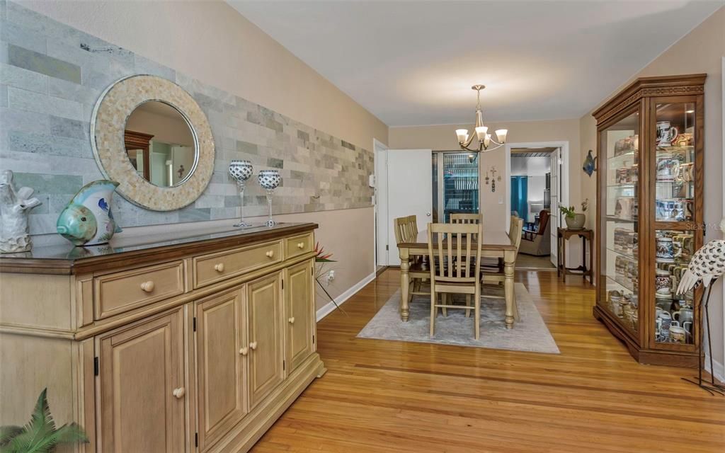 For Sale: $449,900 (2 beds, 2 baths, 1483 Square Feet)