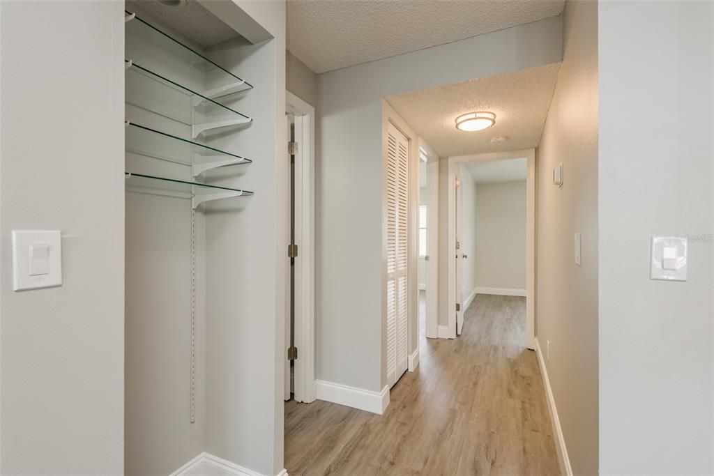 For Sale: $339,000 (2 beds, 2 baths, 1105 Square Feet)