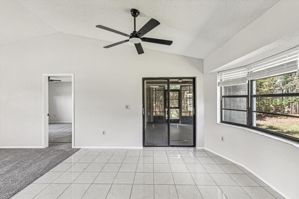 For Sale: $249,900 (2 beds, 2 baths, 1064 Square Feet)