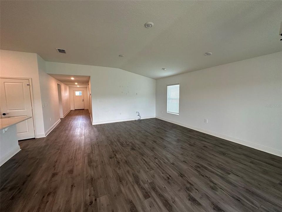 For Rent: $2,425 (3 beds, 2 baths, 2022 Square Feet)