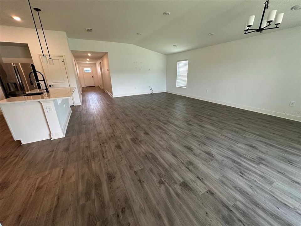 For Rent: $2,425 (3 beds, 2 baths, 2022 Square Feet)