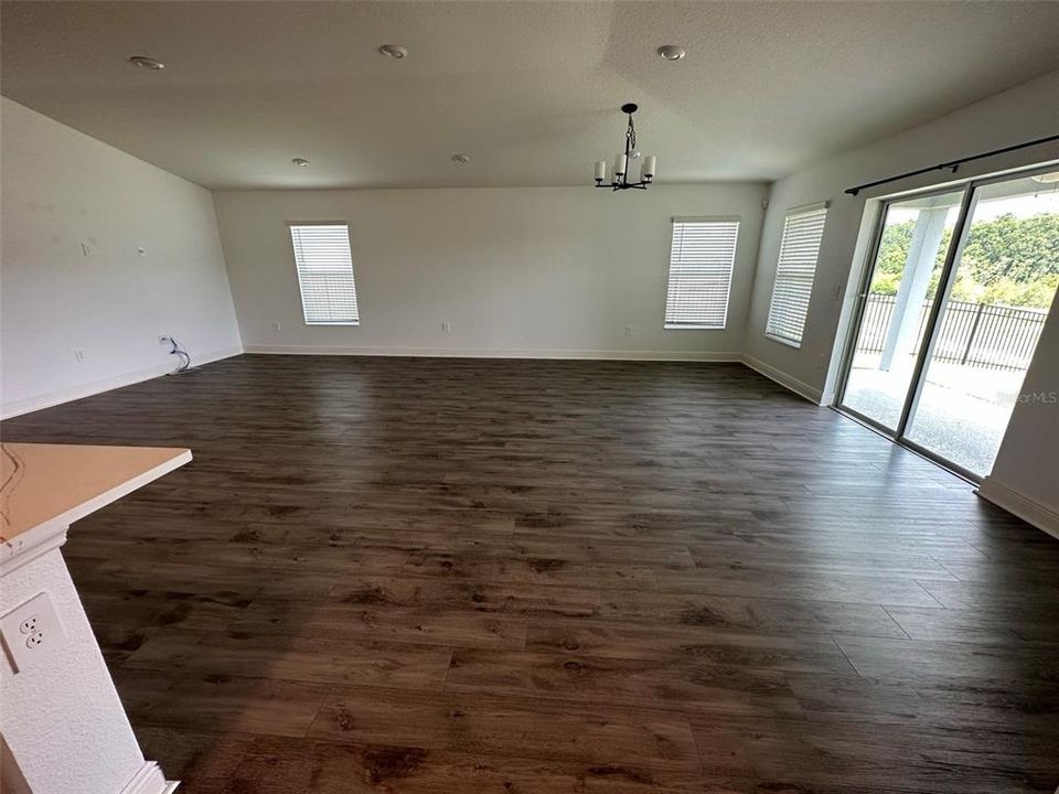 For Rent: $2,425 (3 beds, 2 baths, 2022 Square Feet)