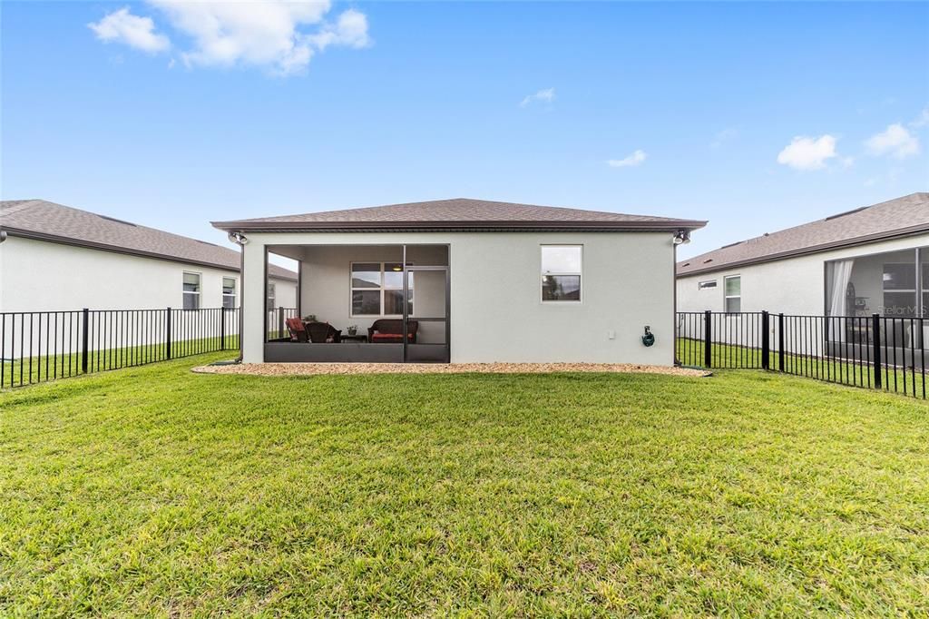 For Sale: $294,492 (2 beds, 2 baths, 1432 Square Feet)