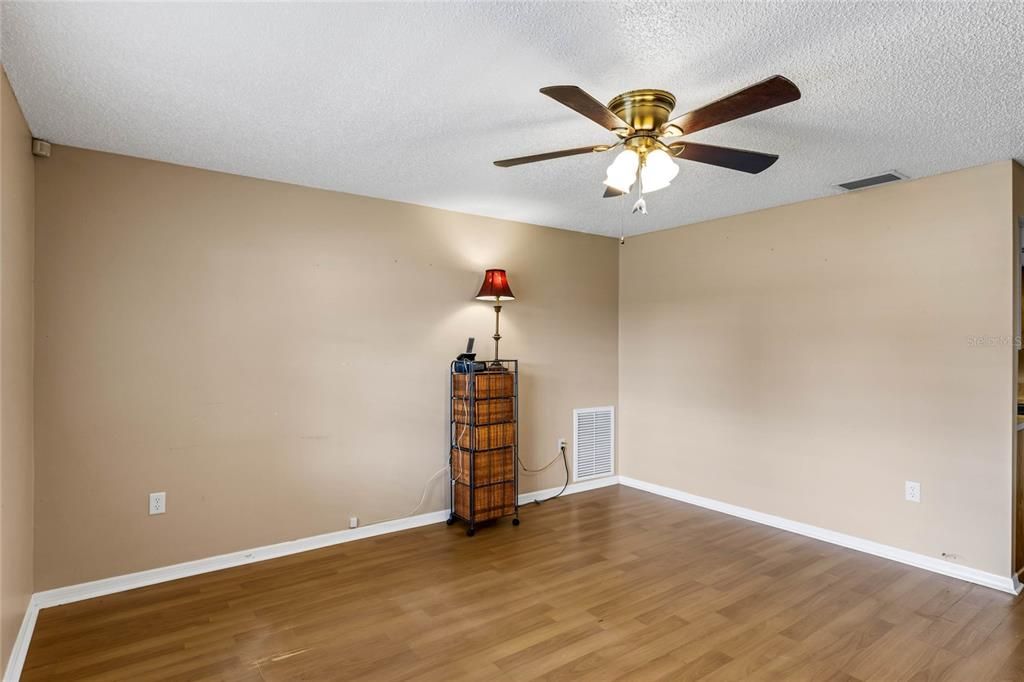 For Sale: $234,900 (3 beds, 2 baths, 1248 Square Feet)