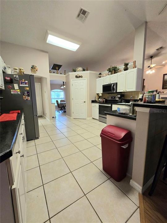 For Sale: $425,000 (4 beds, 2 baths, 2463 Square Feet)